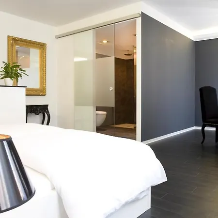 Mariposa Guest house 3*