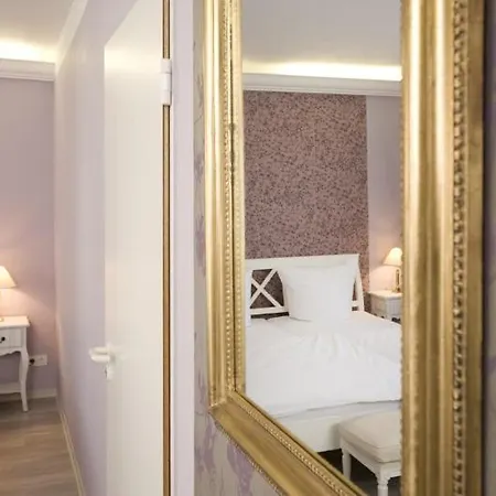 Mariposa Konukevi 4*