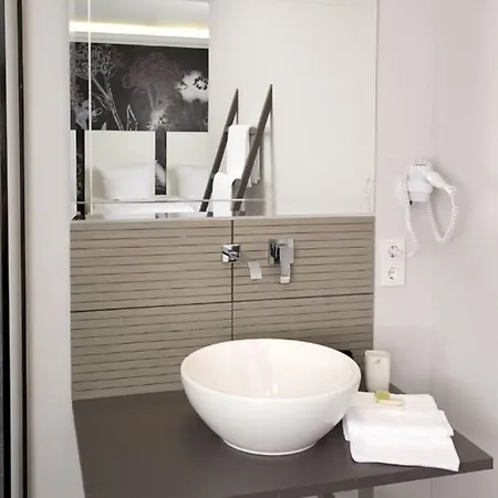 Konukevi Mariposa 4*