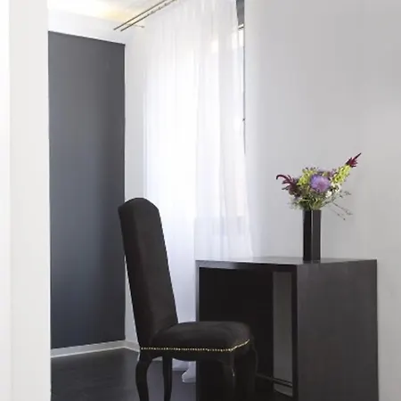 Mariposa Konukevi 4*