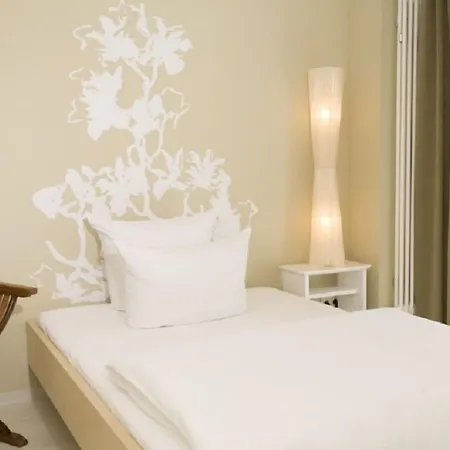 招待所 Mariposa 4*