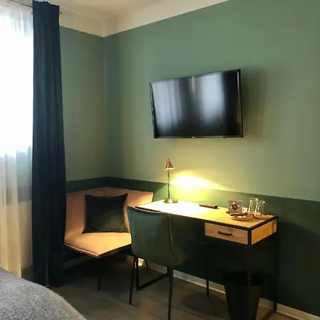 Pensión Mariposa 4*